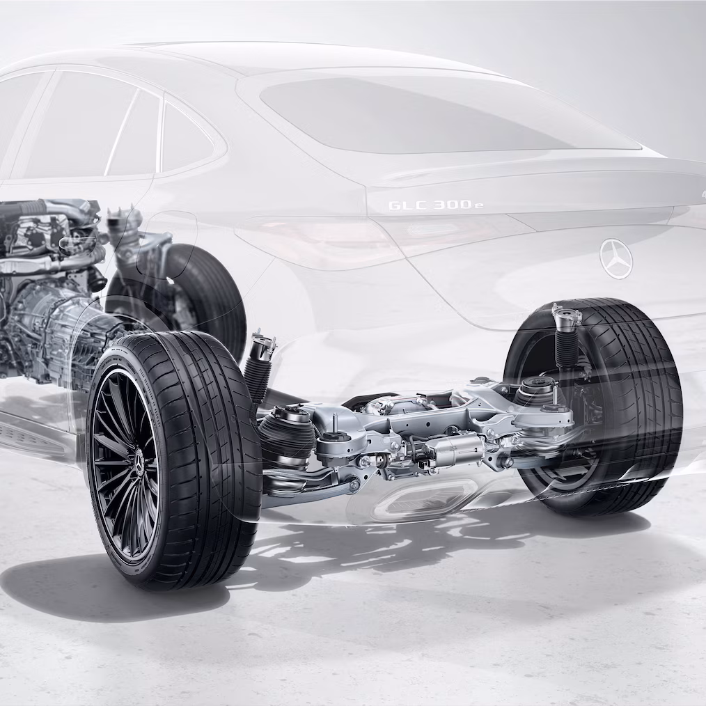Rear-axle steering and AIRMATIC