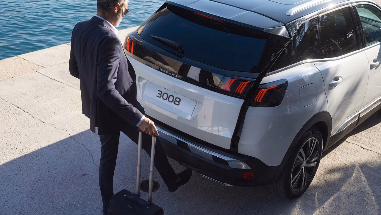 HANDS-FREE POWER TAILGATE