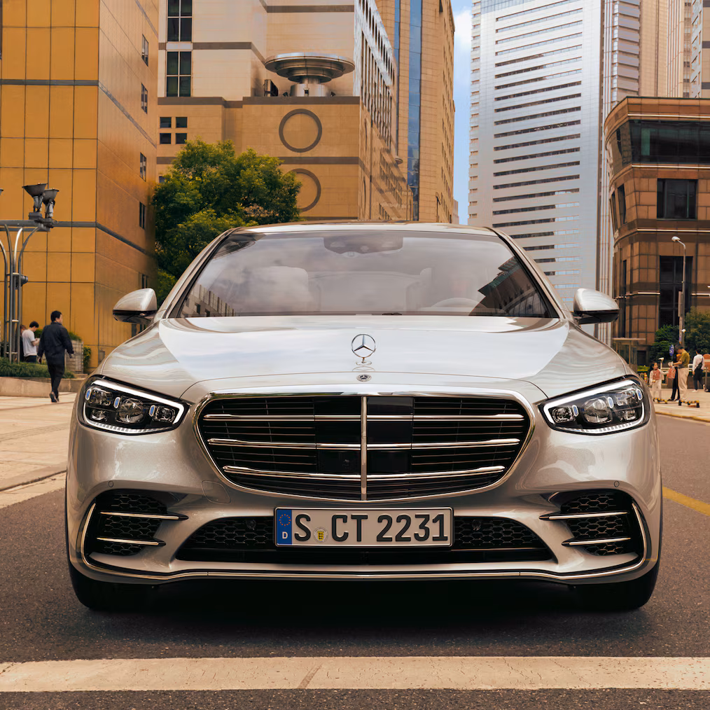 Upright Mercedes star